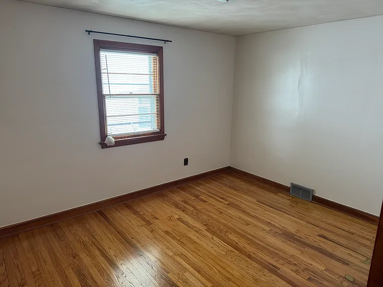 313 Chipman Street Ext — Photo 14