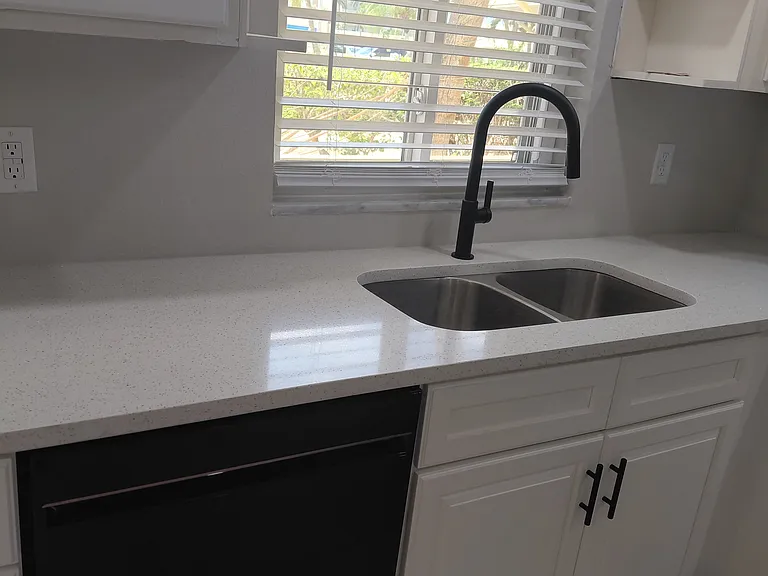 4725 Cove Cir #108 — Photo 19