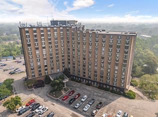 1 Renaissance Pl Penthouse 1, Palatine, IL 60067