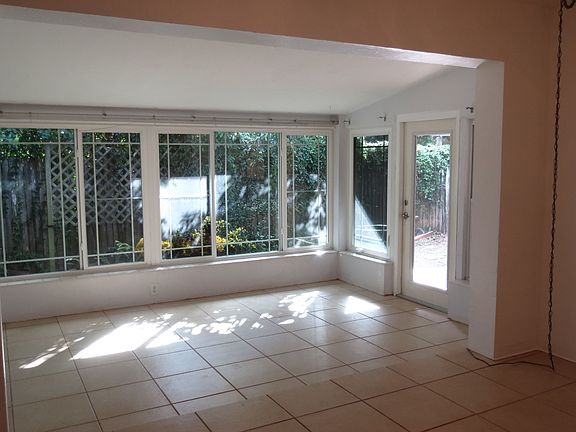 SUNROOM/LIVING ROOM