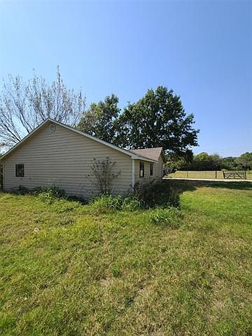 2nd image of 3404 Fite St
