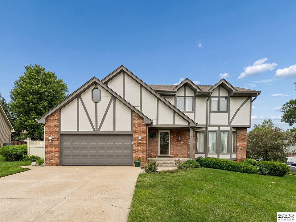 1st image of 603 Dearborn Cir