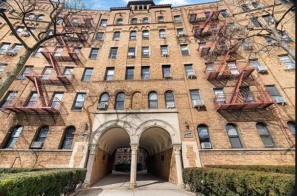 Sold by Oxford Property Group | media 15