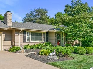 1153 S 96th St, Omaha, NE 68124