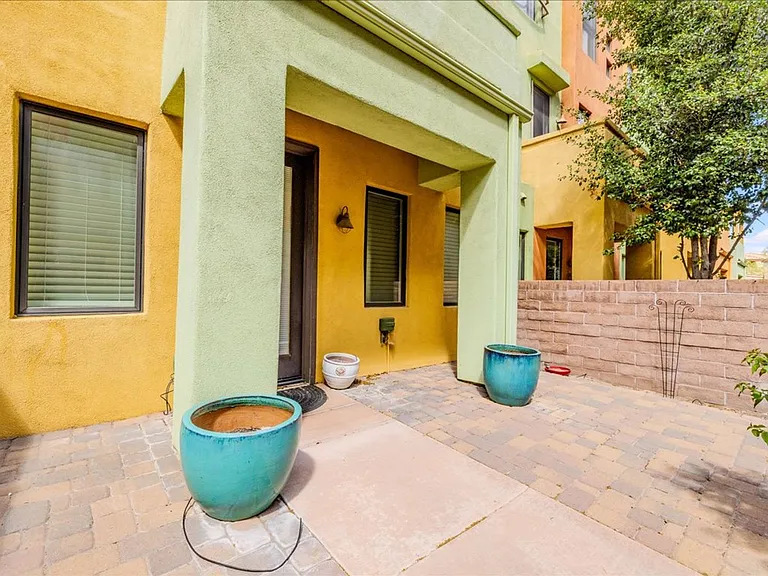 2450 E Blue Diamond Dr — Photo 4