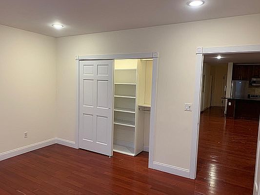 5th image of 250 W 99th St