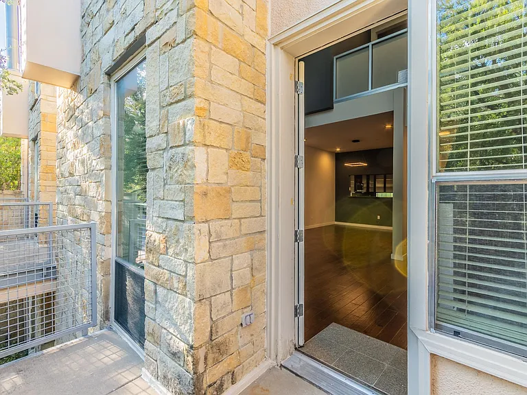 6927 Sumner St — Photo 42