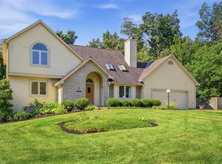 8173 Red Mill Dr, West Chester, OH 45069