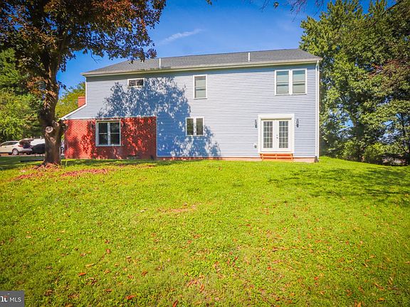 4th image of 279 Schoolhouse Rd