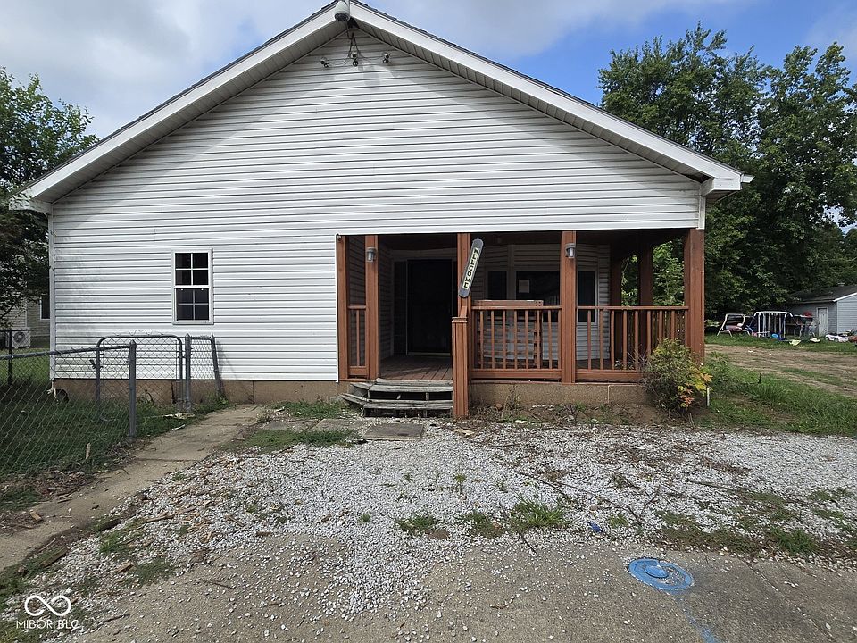 1st image of 2926 N 15th 1/2 St