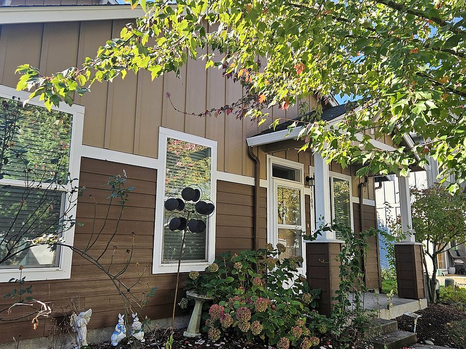2nd image of 1109 SE 5th St