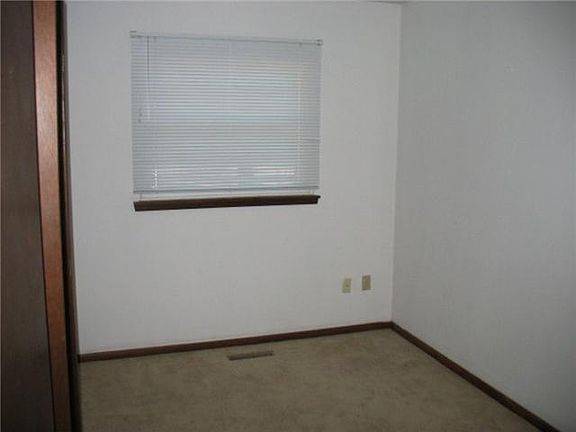 5th image of 1316 E Wolf Ct