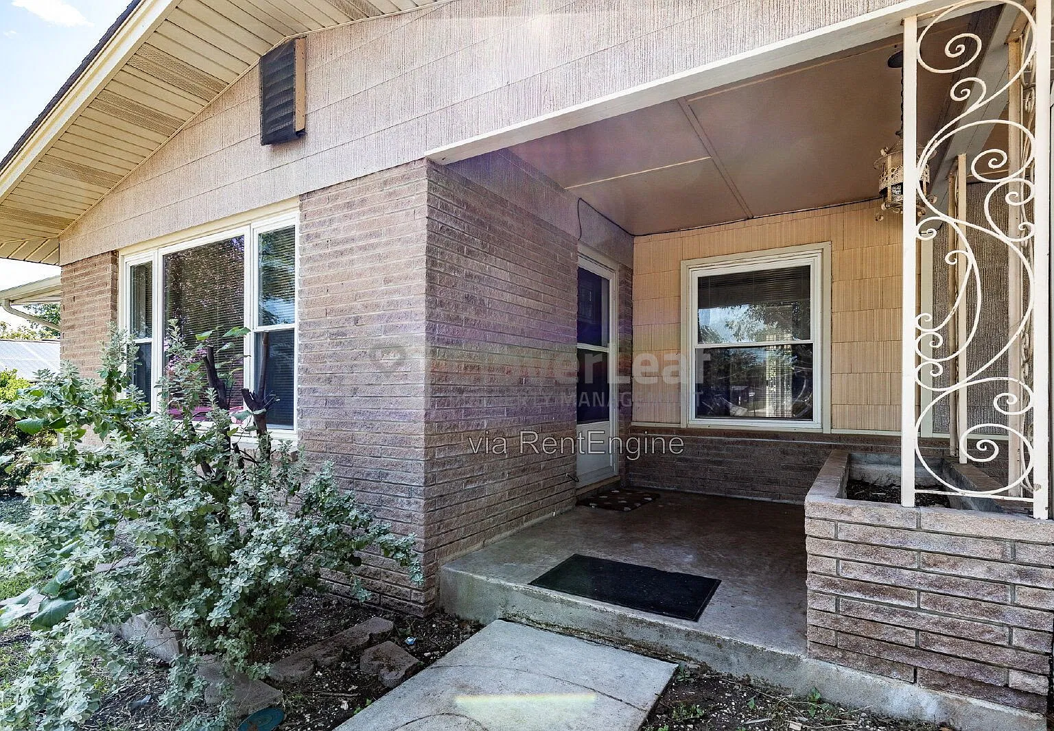 3 bed, 2.0 bath, 1677 sqft, $1,797 — Photo 4