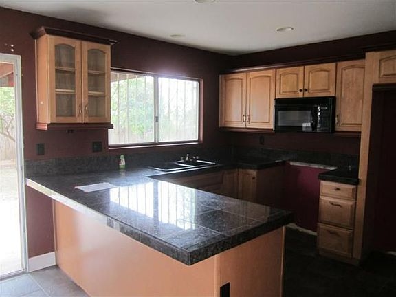 3rd image of 1941 Leatherwood St