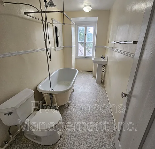 10 Lafayette Pl #8 — Photo 12