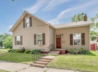 1120 C St SW, Cedar Rapids, IA 52404