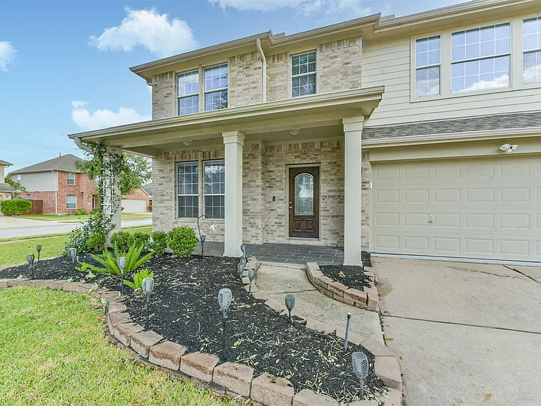 2601 Hewn Rock Way — Photo 3