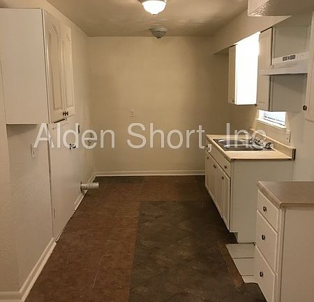 5th image of 431 Allen Ave