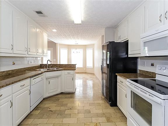 2nd image of 705 Chapel Hill Dr