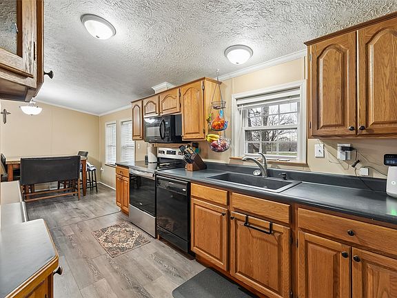 5th image of 9990 Shaw St