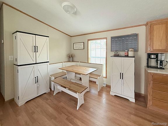 5th image of 317 Scarlet Oak Ln
