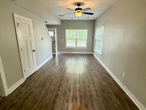 2nd image of 910 Mechanic St
