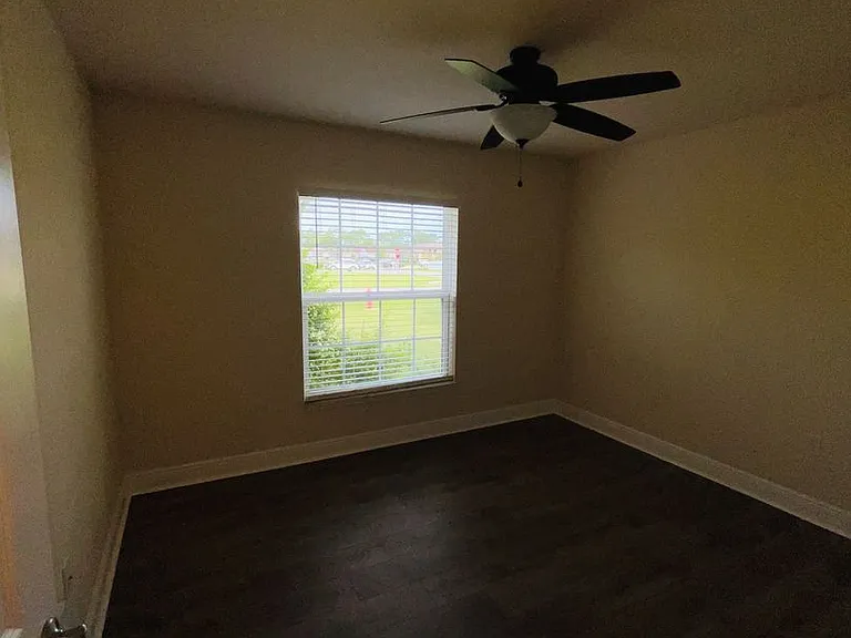 3273 SW Rosser Blvd — Photo 13