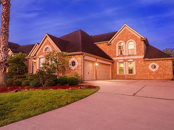 3rd image of 19910 Lakewood View Ct