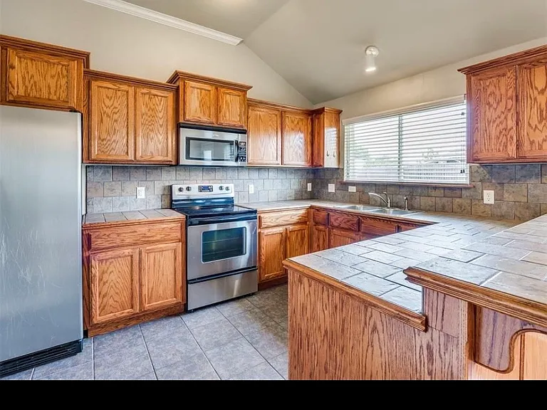 4413 Osprey Dr — Photo 3