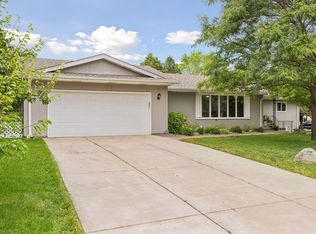 1848 Evergreen Draw, Woodbury, MN 55125