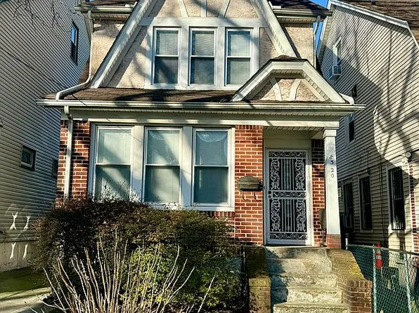 8320 160th St, Jamaica, NY 11432