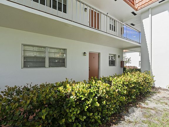 4th image of 2600 SE Ocean Blvd APT Z6