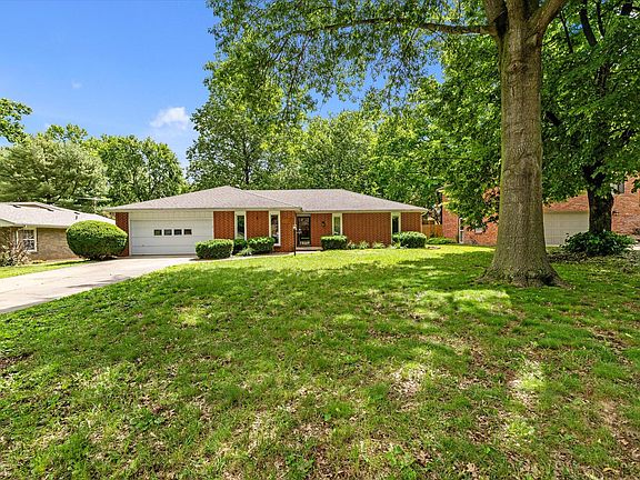 2nd image of 2860 S Brentmoor Avenue
