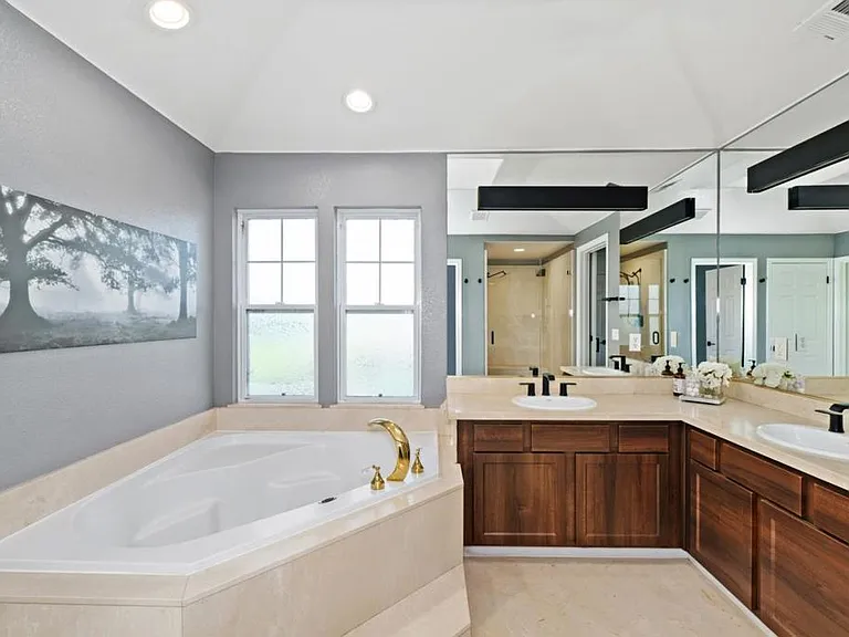 110 Mill Rd — Photo 20