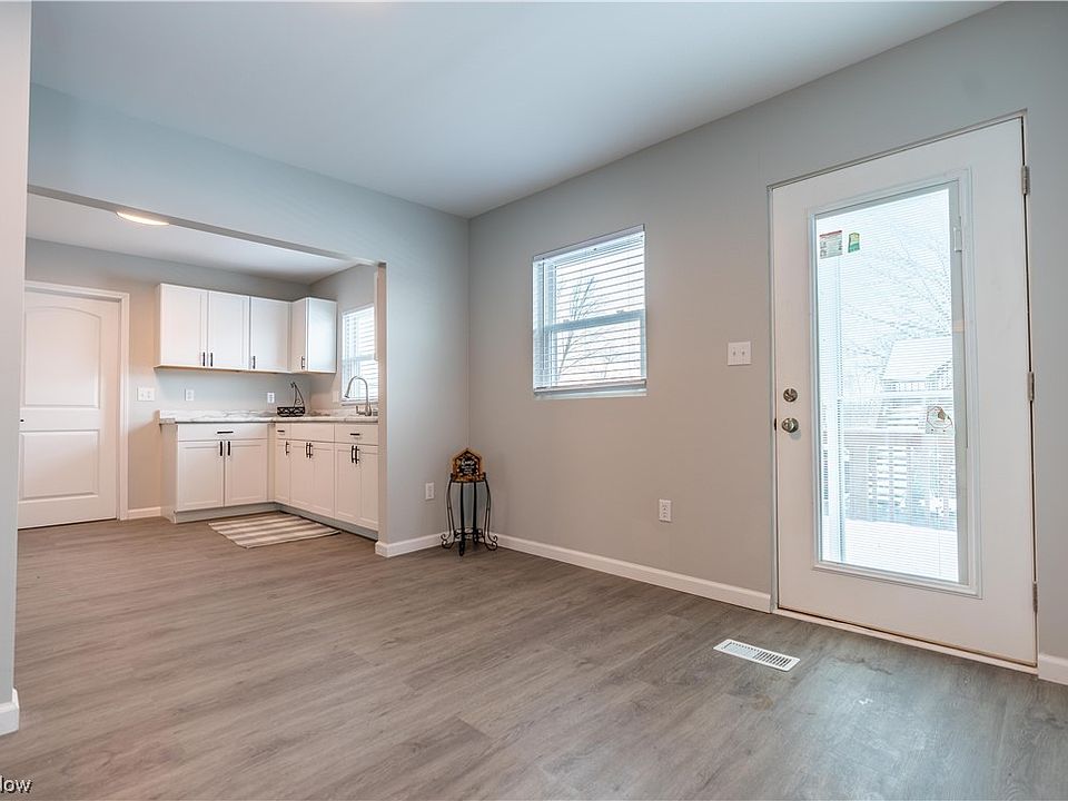 64 Northeast Ave, Tallmadge, OH 44278 | Zillow