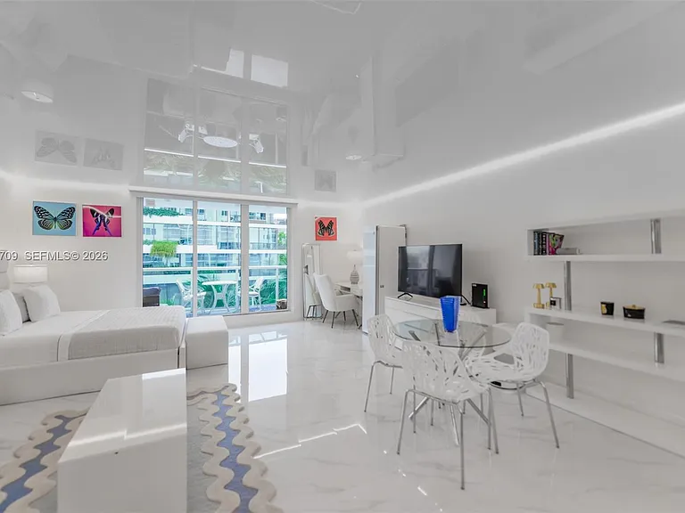 2301 Collins Ave #529 — Photo 5