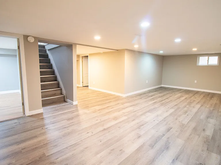 416 Niagara St — Photo 16