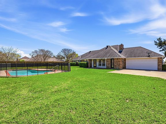 5th image of 424 Country Ridge Ln