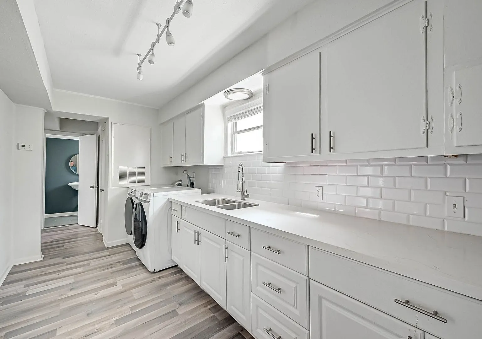 2420 McDuffie — Photo 1
