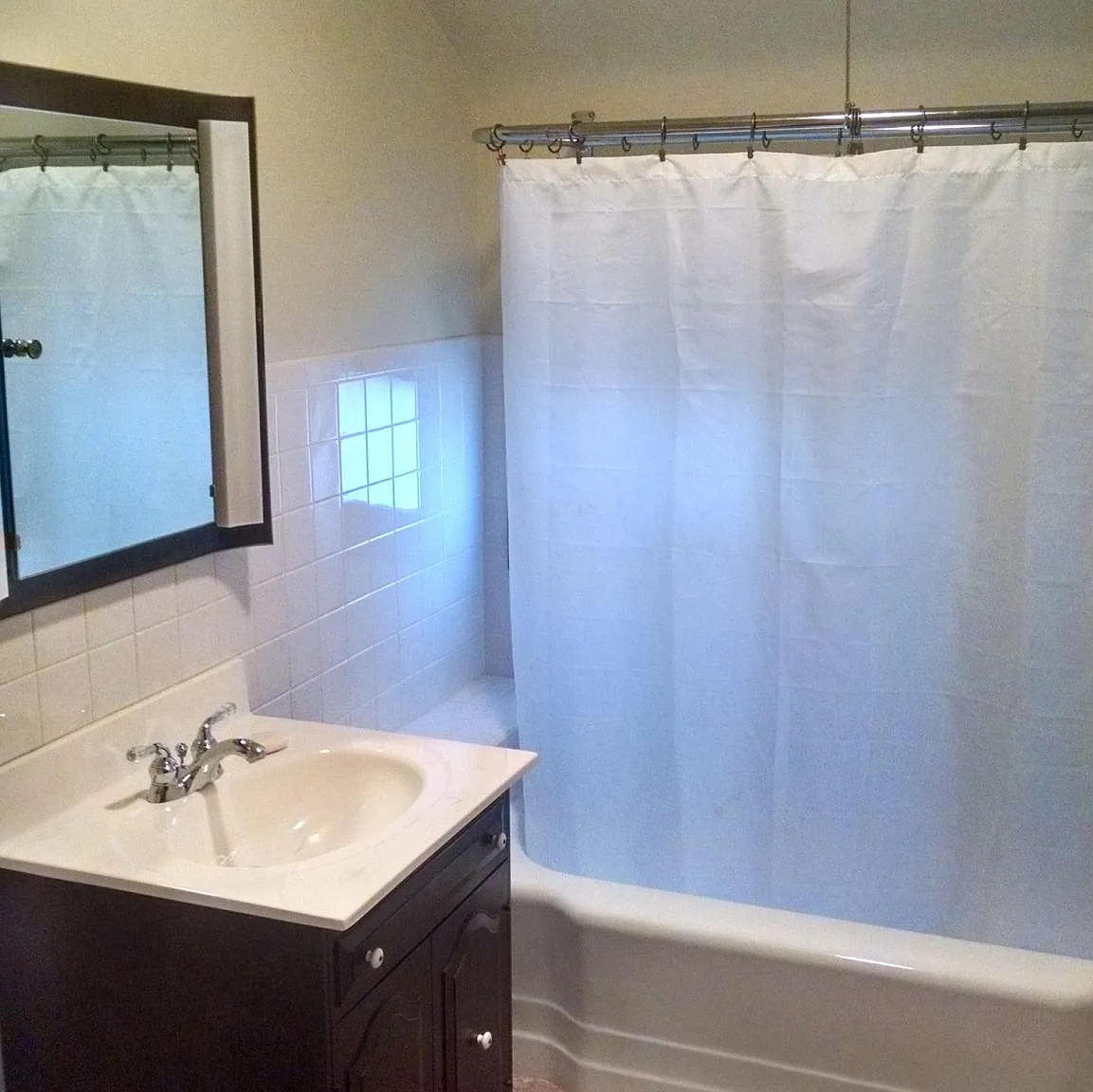 2 bed, 1.5 bath, 1000 sqft, $900 — Photo 3