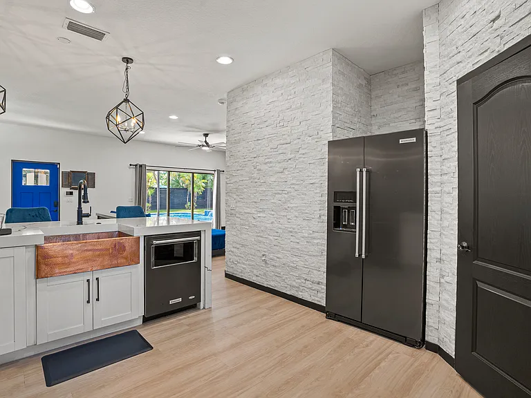 1185 S Shade Ave — Photo 12