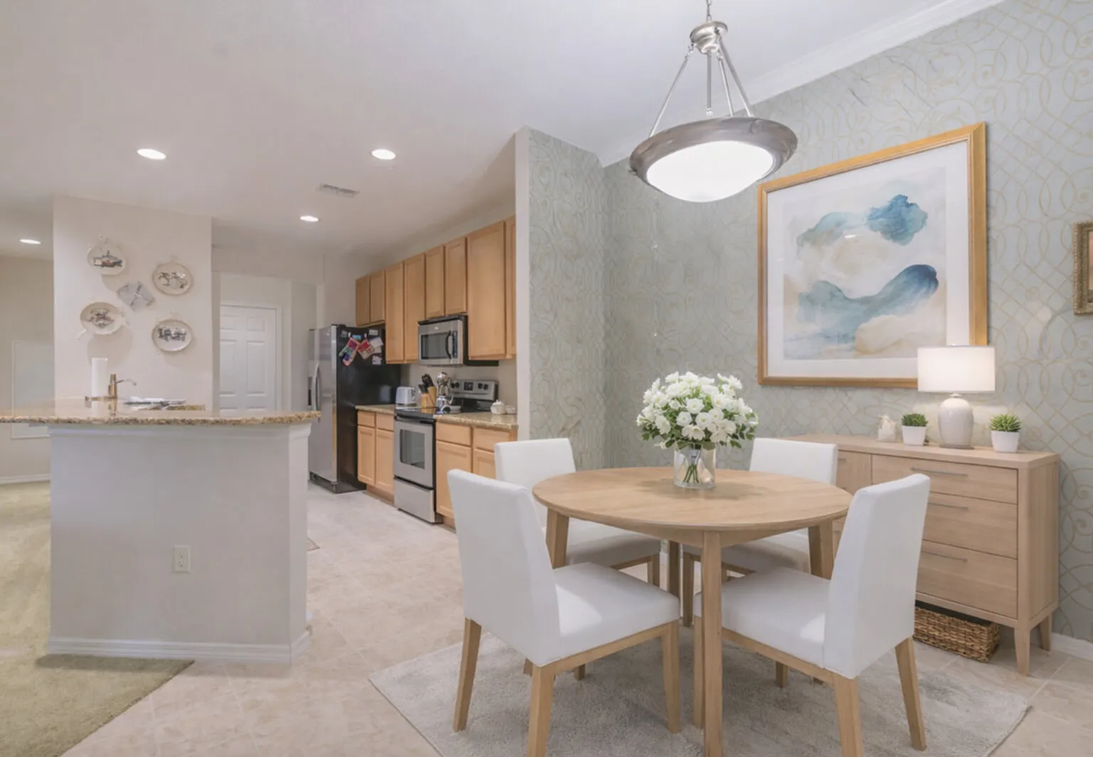 3 bed, 2.0 bath, 1798 sqft, $1,745 — Photo 2