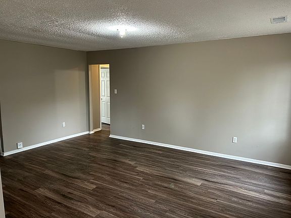 5th image of 5176 Woody Dr