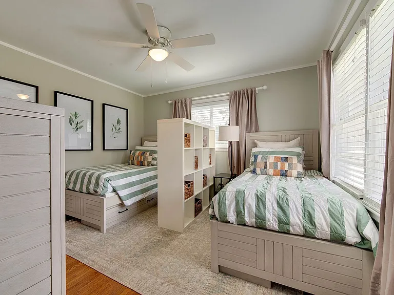 3221 Sunset Dr — Photo 41