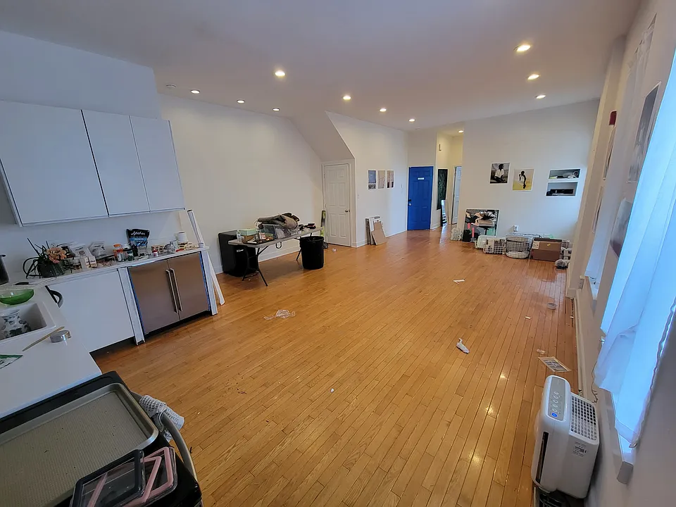 1642 S Broad St #1