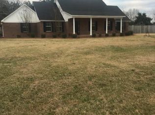 1018 Service Rd, Laurel, MS 39443