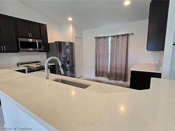 3rd image of 4600 Mignon Dr
