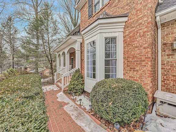3rd image of 6191 Steeplechase Dr