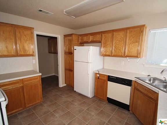 4th image of 1808 Cedarview Dr