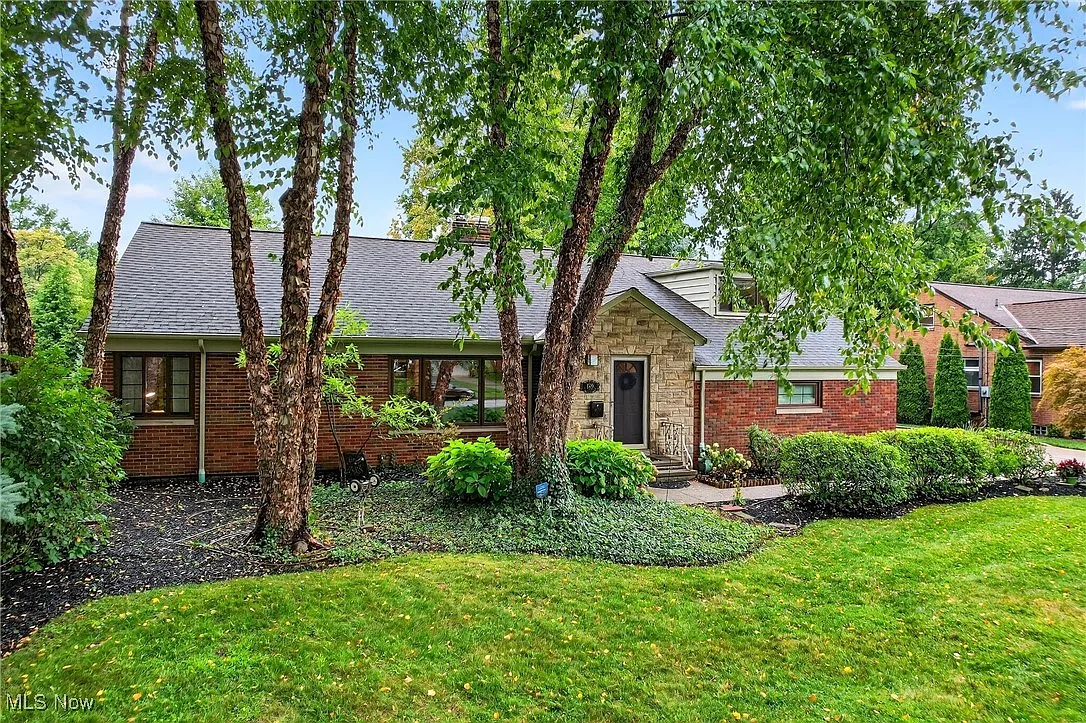 1330 E Melrose Dr photo 1